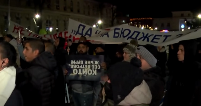 Репортаж на журналиста от ТВ Евроком Златина Петкова и операторът