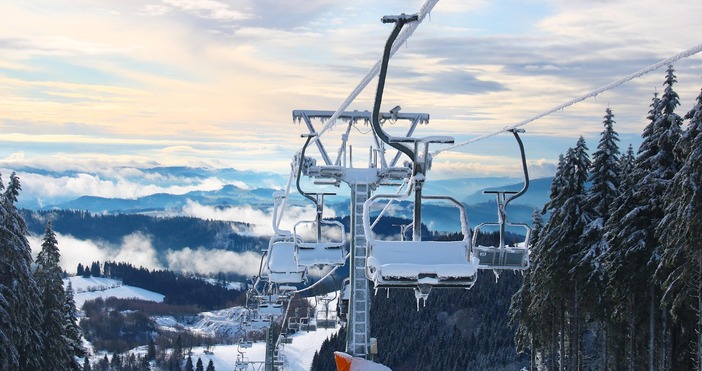 Мъж падна при ремонтни дейности на междинна станция на лифт в