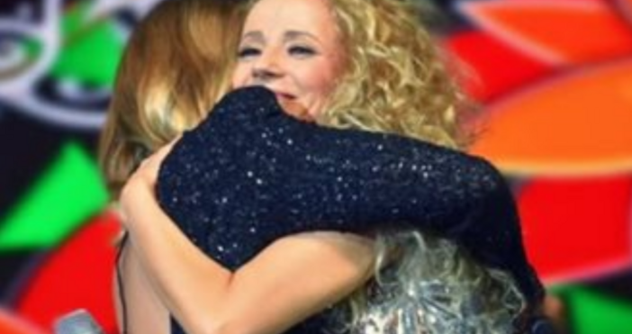 Бившите беквокалистки на Слави Трифонов Александра Раева и Деси Добрева