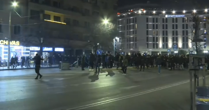 Мащабни протести срещу властта В столицата демонстрацията се проведе в