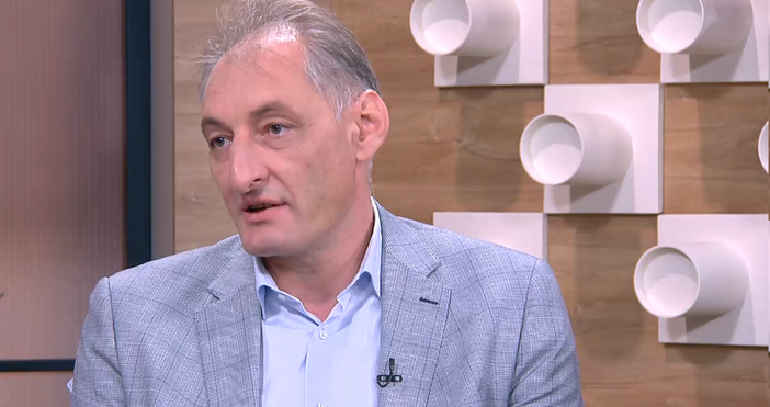 Стопкадри бТВЛекарска фамилия гостува в Преди обед Д р Алек