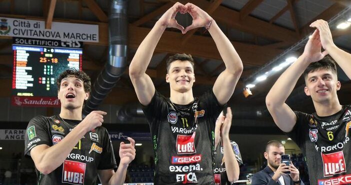 Александър Николов и Кучине Лубе Чивитанова постигнаха лесна победа с