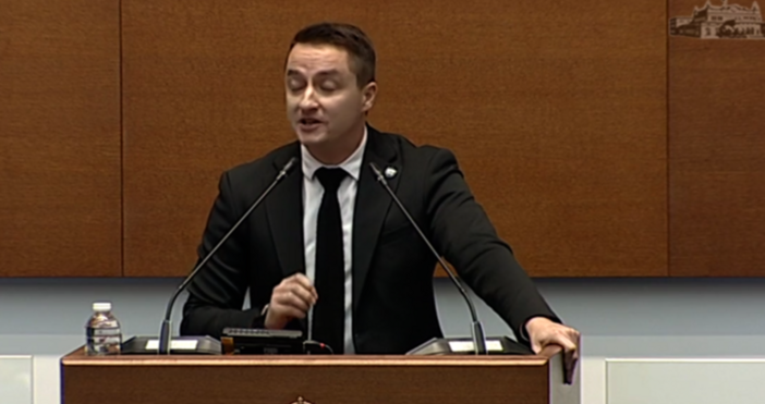 Вотът на недоверие е възможност да подадете оставка навреме с