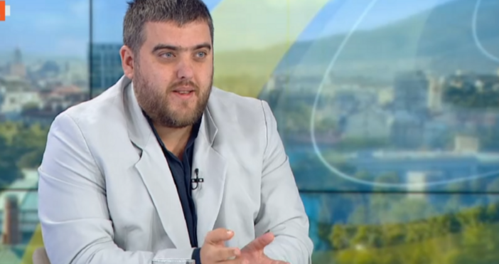 В България отдавна се научихме как да преживяваме месеца с