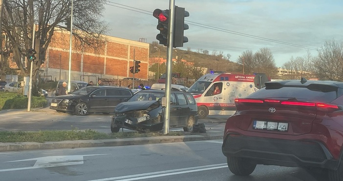 За пътнотранспортно произшествие във Владиславово съобщават очевидци във фейсбук групата 