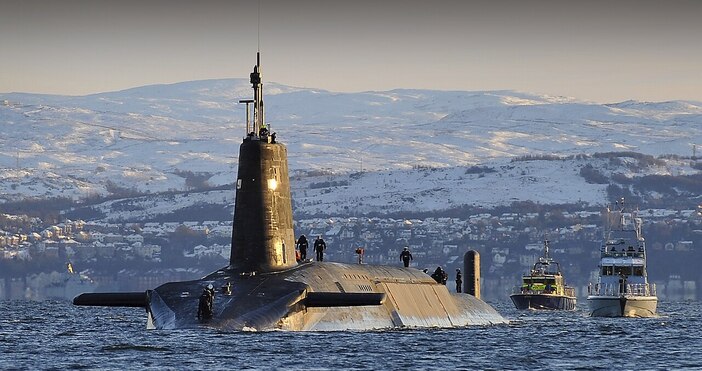 На фона на нарастващото напрежение между световните сили интересът към