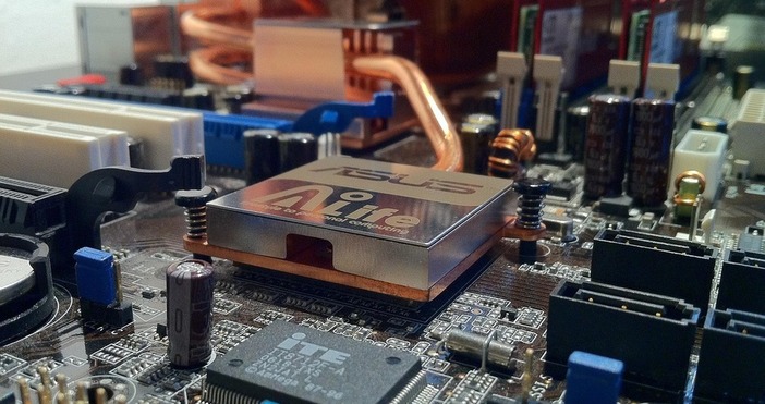 Българи са измамили китайска фирма с фалшиви чипове за няколкостотин