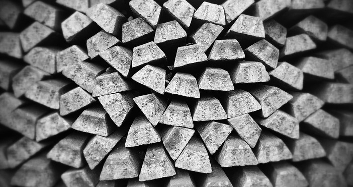 Среброто е във възходяща серия тази година като металът удвои