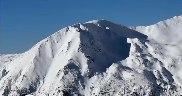Зимният сезон в Банско вече е открит а хиляди туристи