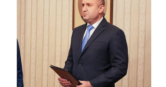 Президентът Румен Радев започва днес консултации с представители на парламентарните