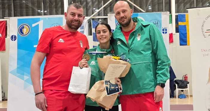 Варненската фехтовачка Ива Стоянова продължава да блести с изявите си Състезателката