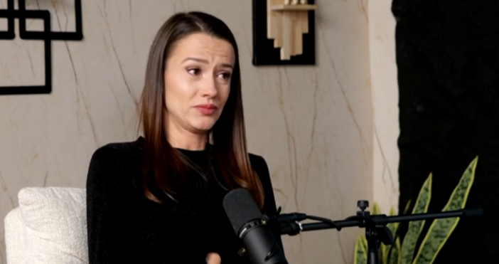 Ергенката Дениз Хайрула отвърна на удара на Виктор с когото