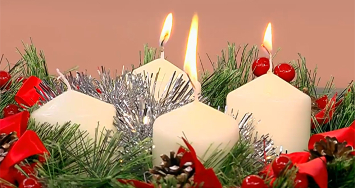 В Австрия съществува традиция да се палят четири свещи –