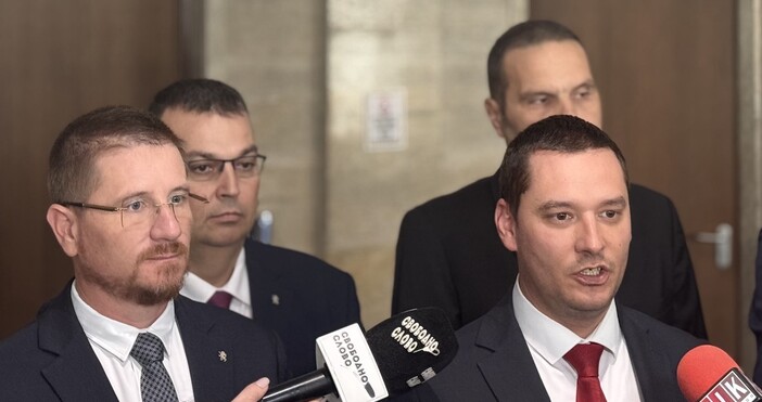 От Възраждане искаме президентът Румен Радев да свика Консултативния съвет