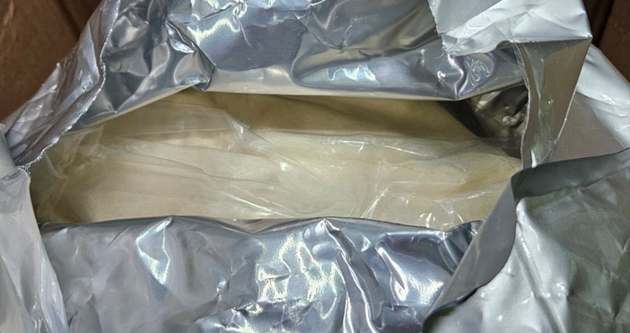 Суровина за стероиди достатъчна за над 5000 ампули задържаха служители