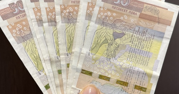 ПетелТърговци от централния булевард на турския град Одрин – Сарачлар