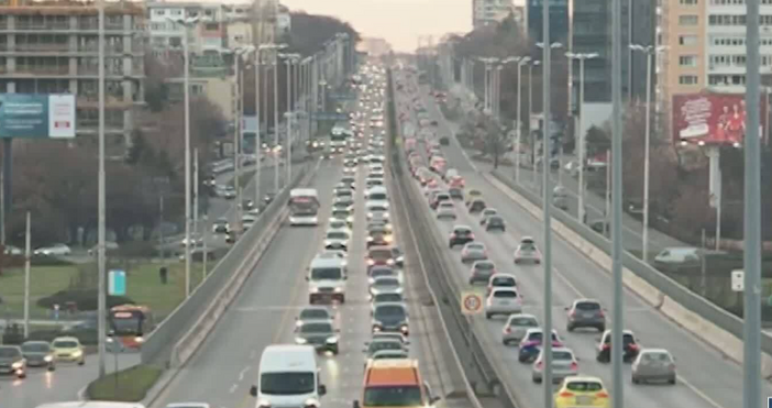 Европейският съюз се отказа от налагането на автомобилните производители да