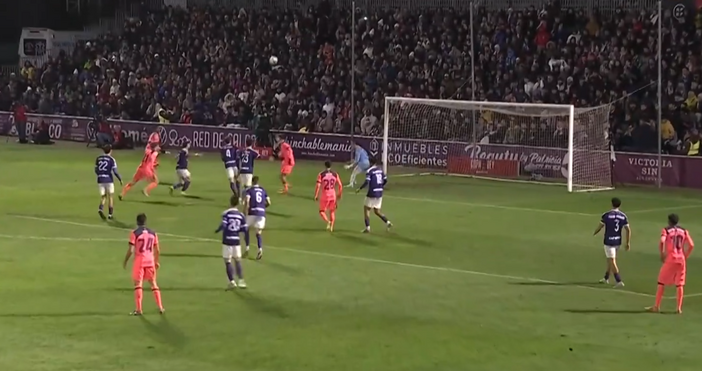 Носителят на трофея Барселона се измъчи доста на старта на участието си