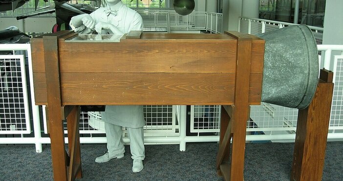 На 17 декември 1903 г братя Райт Орвил и Уилбър