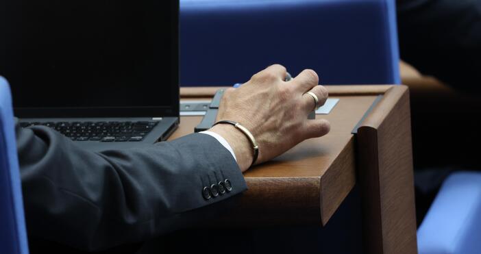 Парламентът ще приеме и на второ четене законопроекта за събирането