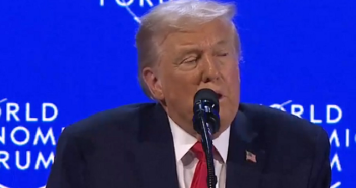 Доналд Тръмп пристигна в Давос с няколко часа закъснение заради