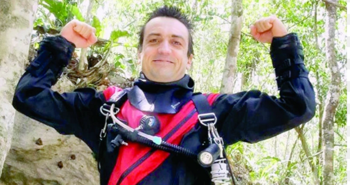 Бащата който съобщи че 15 годишният му син е с